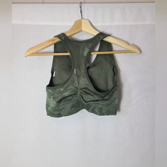 GYMSHARK 🦈  seamless sports bra- Small - Picture 2 of 3